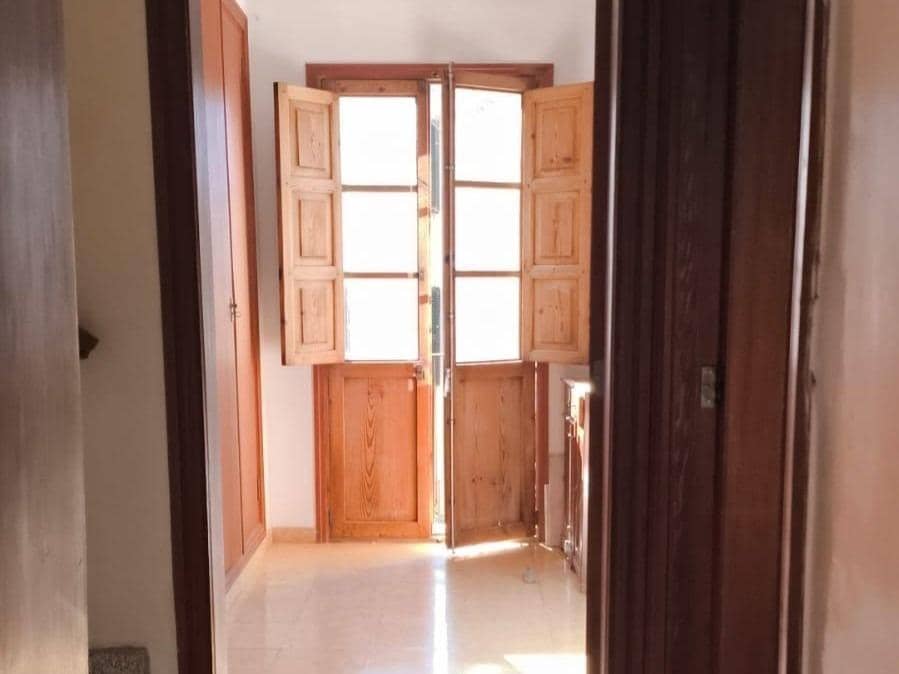 8 bedroom Townhouse for sale in Andratx with garage - € 1,000,000 (Ref: 9543843)