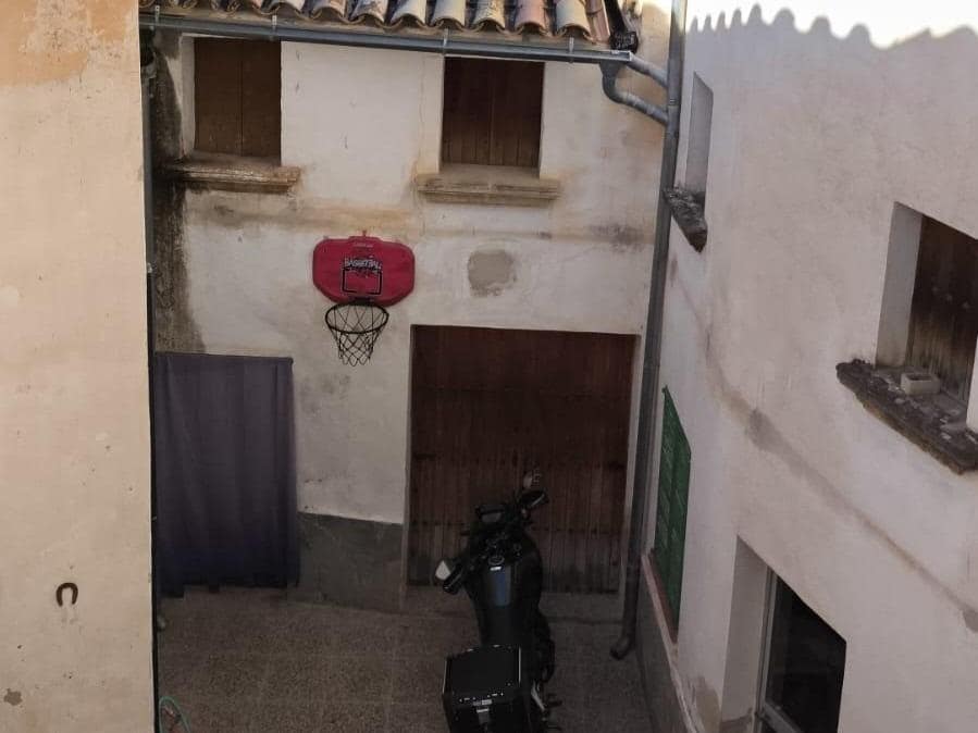 8 bedroom Townhouse for sale in Andratx with garage - € 1,000,000 (Ref: 9543843)