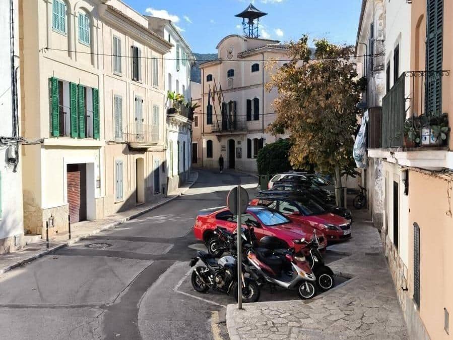 8 bedroom Townhouse for sale in Andratx with garage - € 1,000,000 (Ref: 9543843)