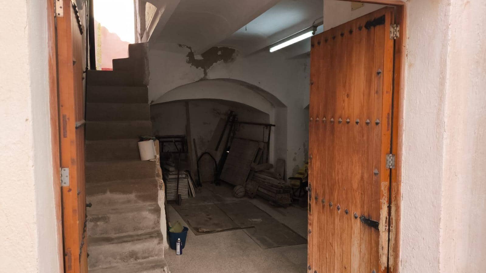 8 bedroom Townhouse for sale in Andratx with garage - € 1,000,000 (Ref: 9543843)