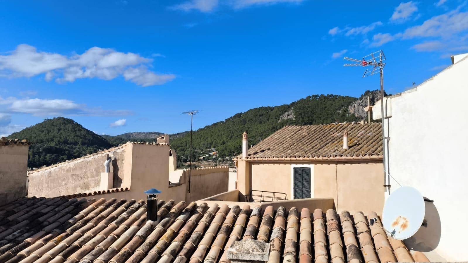 8 bedroom Townhouse for sale in Andratx with garage - € 1,000,000 (Ref: 9543843)