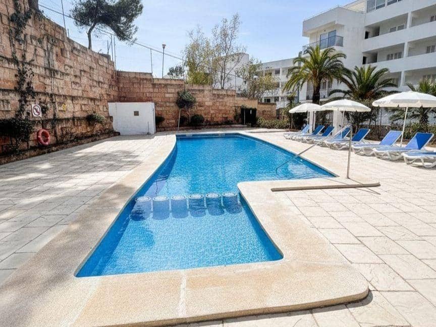 Piso de 2 habitaciones en Santa Ponsa en venta con piscina - 334.000 € (Ref: 9543845)