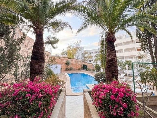 Piso de 2 habitaciones en Santa Ponsa, Calvià en venta con piscina - 334.000 € (Ref: 9543845)