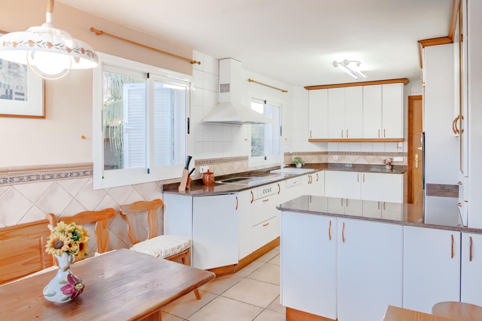 4 bedroom Semi-detached Villa for sale in Marratxi with pool garage - € 760,000 (Ref: 9586736)