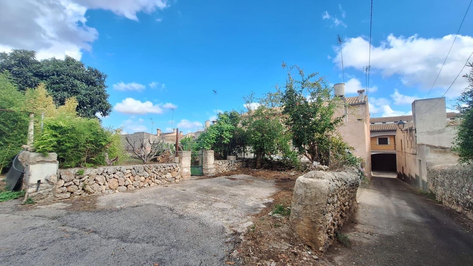 Byggegrund til salg i Llubi - € 139.000 (Ref: 9659622)