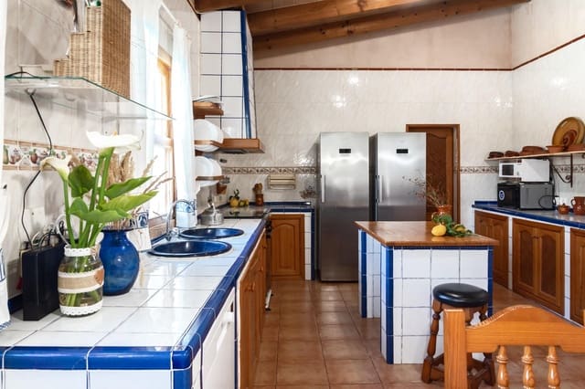 8 soveværelse Finca/Landehus til salg i Portocristo / Port de Manacor, Manacor med swimmingpool garage - € 1.166.550 (Ref: 9739031)