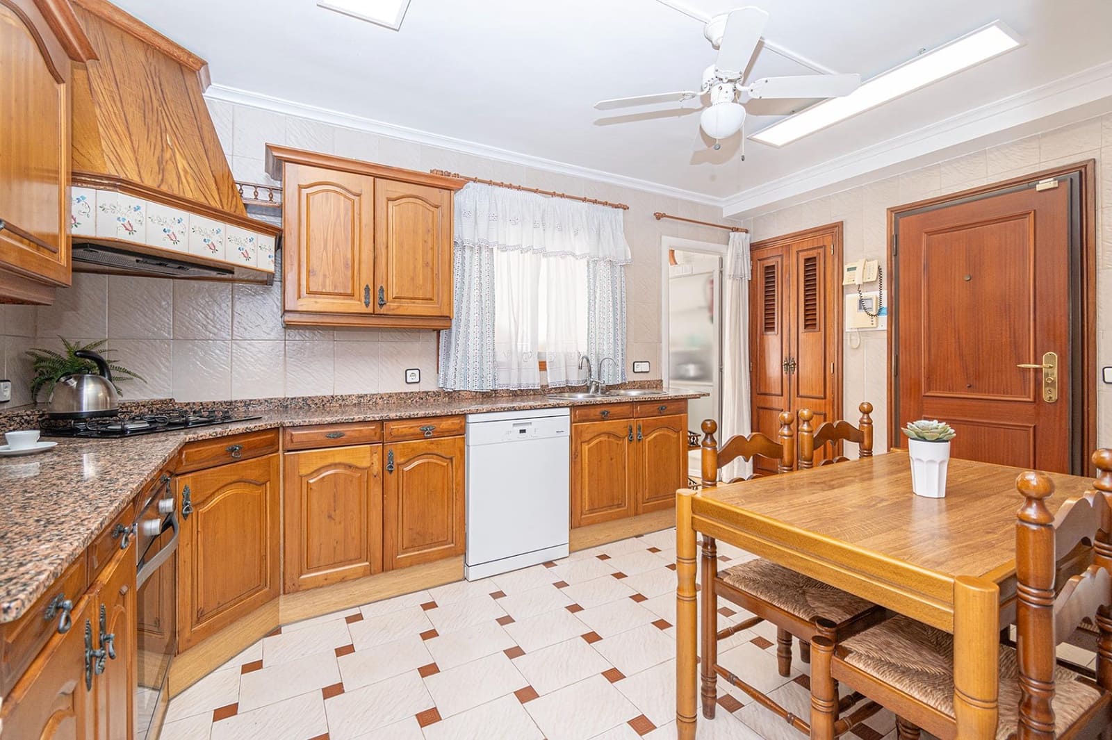 5 sovrum Lägenhet till salu i Palma de Mallorca med garage - 1 220 000 € (Ref: 9843726)