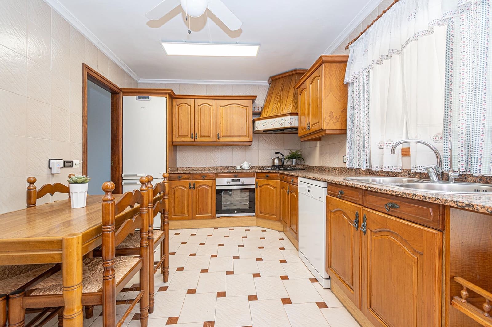 5 sovrum Lägenhet till salu i Palma de Mallorca med garage - 1 220 000 € (Ref: 9843726)