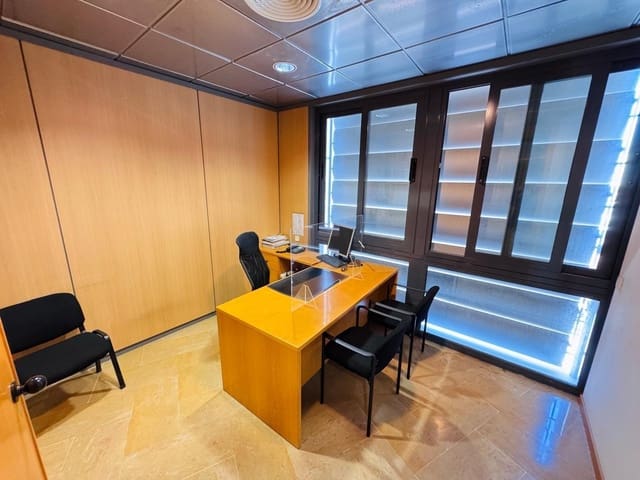 3 Zimmer Büro zu verkaufen in Son Cotoner, Palma de Mallorca mit Garage - 318.000 € (Ref: 9860292)