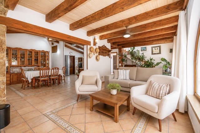 5 slaapkamer Villa te koop in Colonia de Sant Jordi, Ses Salines - € 870.000 (Ref: 9929577)