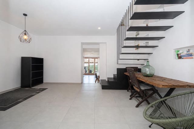 4 sovrum Radhus till salu i Sencelles med garage - 750 000 € (Ref: 9945926)