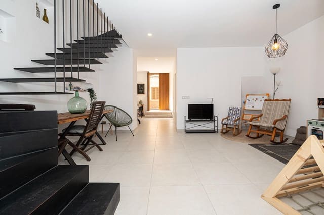 4 sovrum Radhus till salu i Sencelles med garage - 750 000 € (Ref: 9945926)
