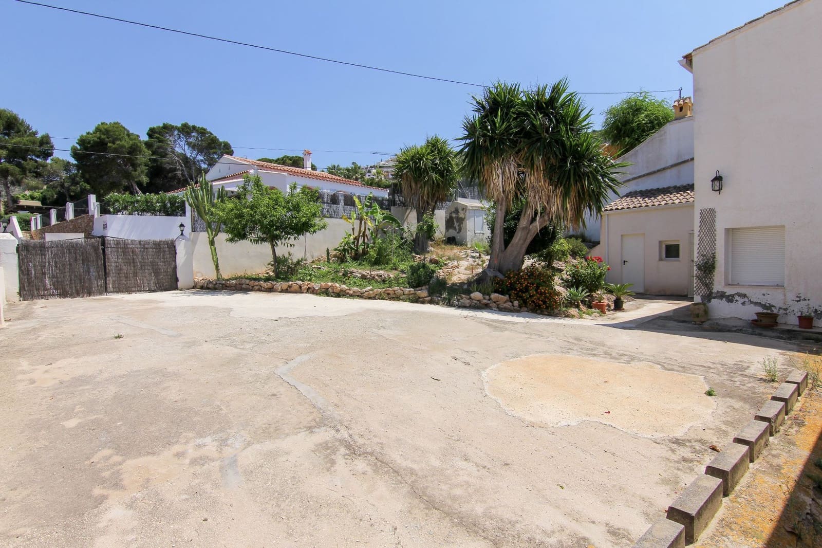 7 bedroom Villa for sale in Moraira with garage - € 2,750,000 (Ref: 6127345)