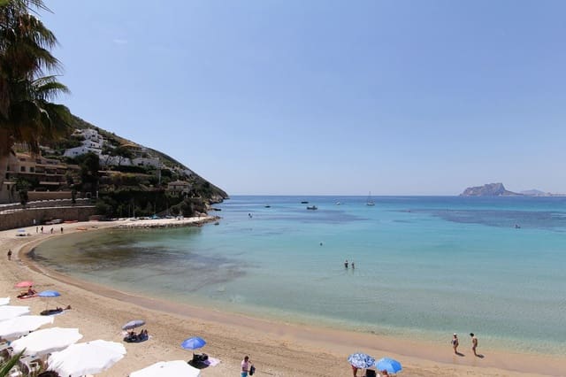 7 bedroom Villa for sale in Moraira, Teulada-Moraira with garage - € 2,750,000 (Ref: 6127345)