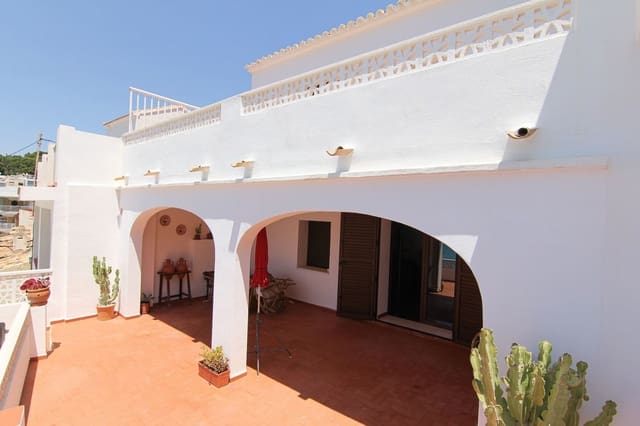 7 bedroom Villa for sale in Moraira, Teulada-Moraira with garage - € 2,750,000 (Ref: 6127345)