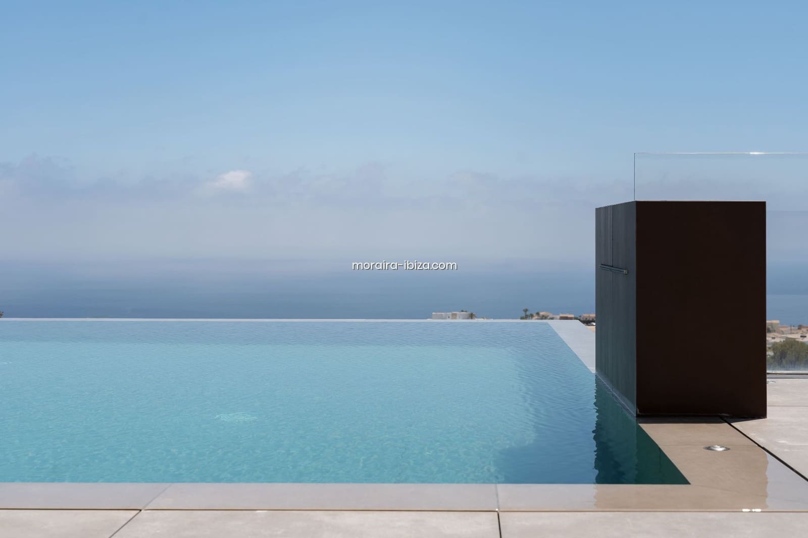 6 makuuhuone Huvila myytävänä paikassa Cumbre del Sol mukana uima-altaan 
autotalli - 4 800 000 € (Ref: 8531650)