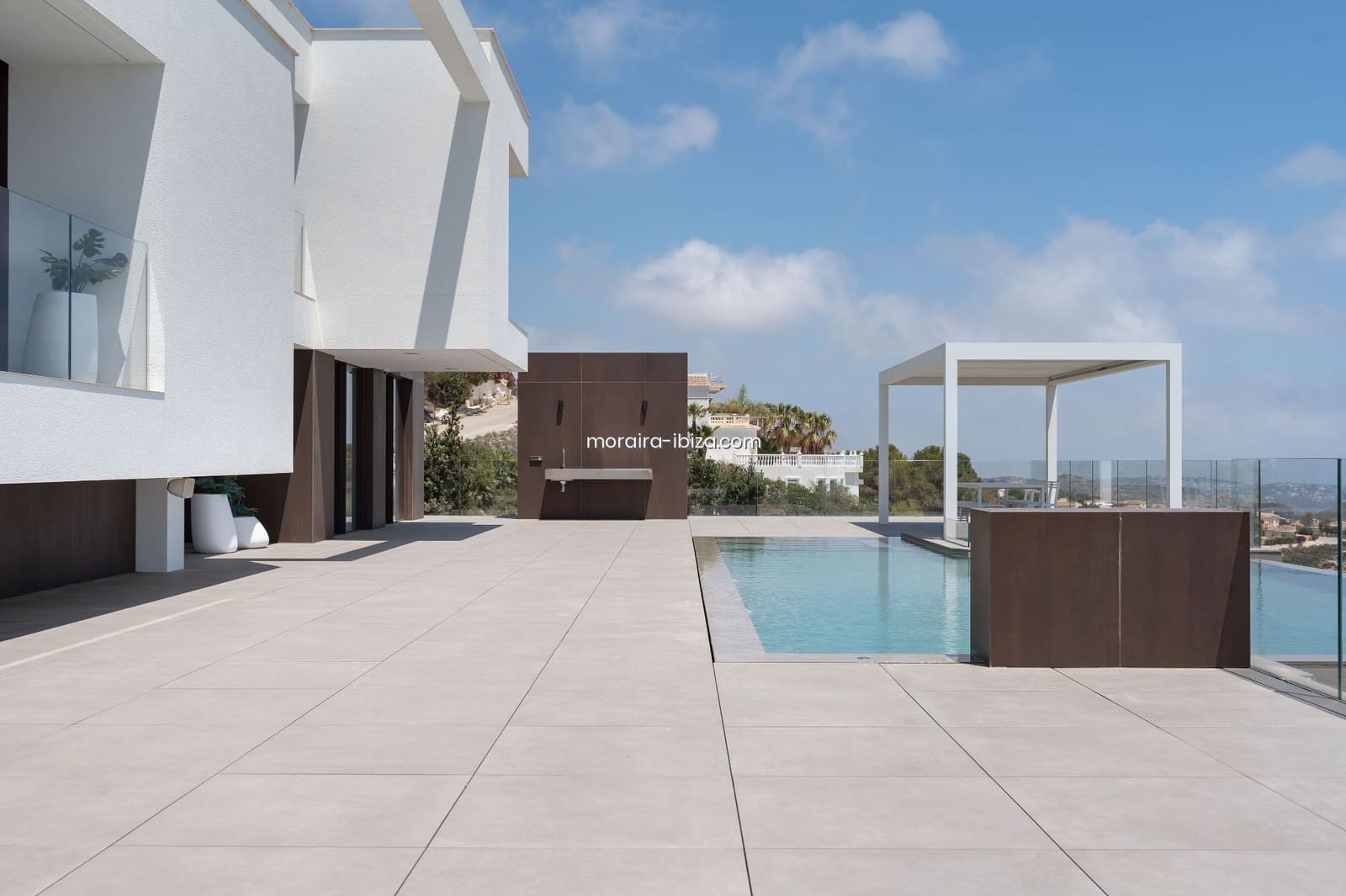 6 makuuhuone Huvila myytävänä paikassa Cumbre del Sol mukana uima-altaan 
autotalli - 4 800 000 € (Ref: 8531650)