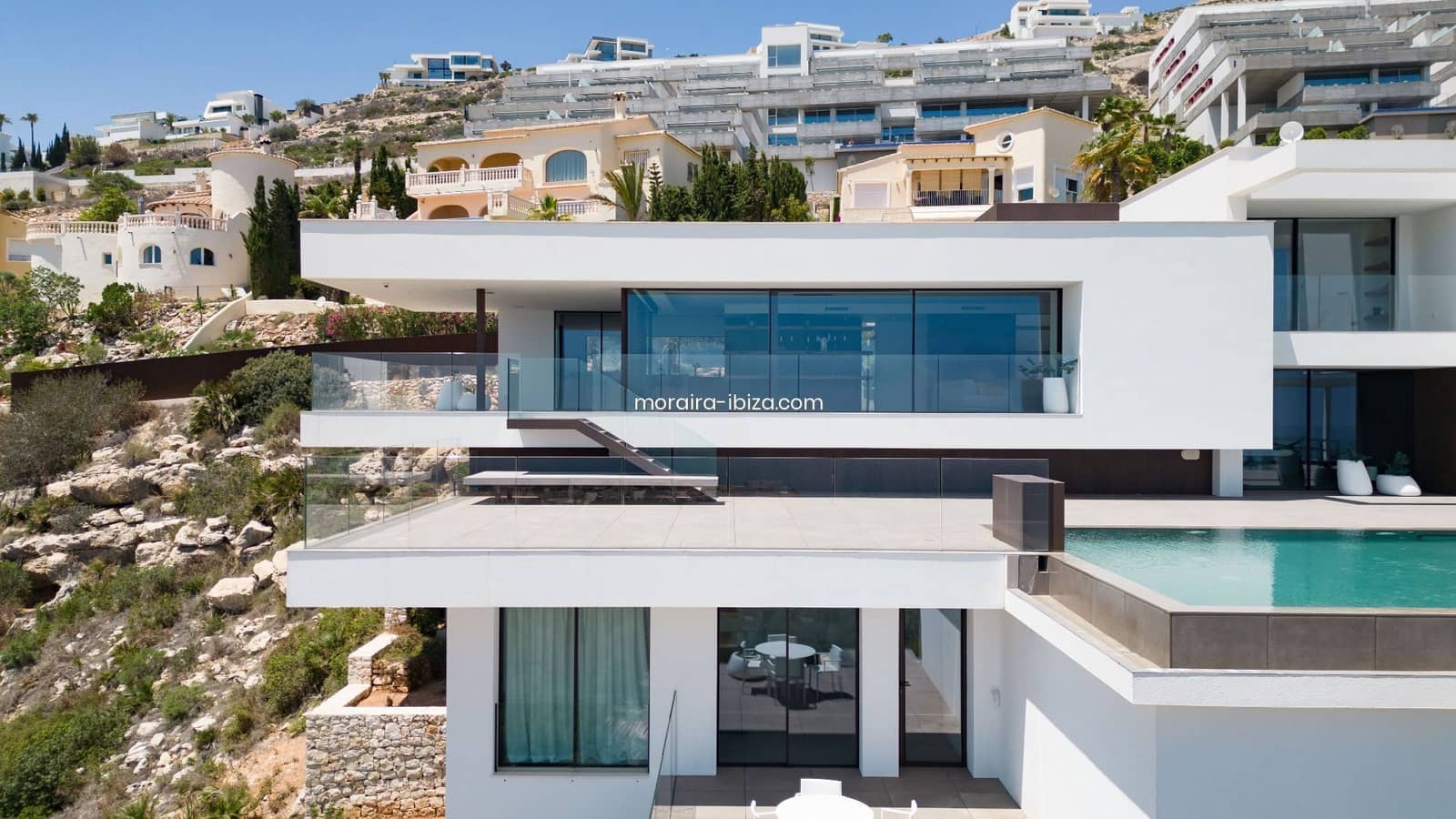 6 makuuhuone Huvila myytävänä paikassa Cumbre del Sol mukana uima-altaan 
autotalli - 4 800 000 € (Ref: 8531650)