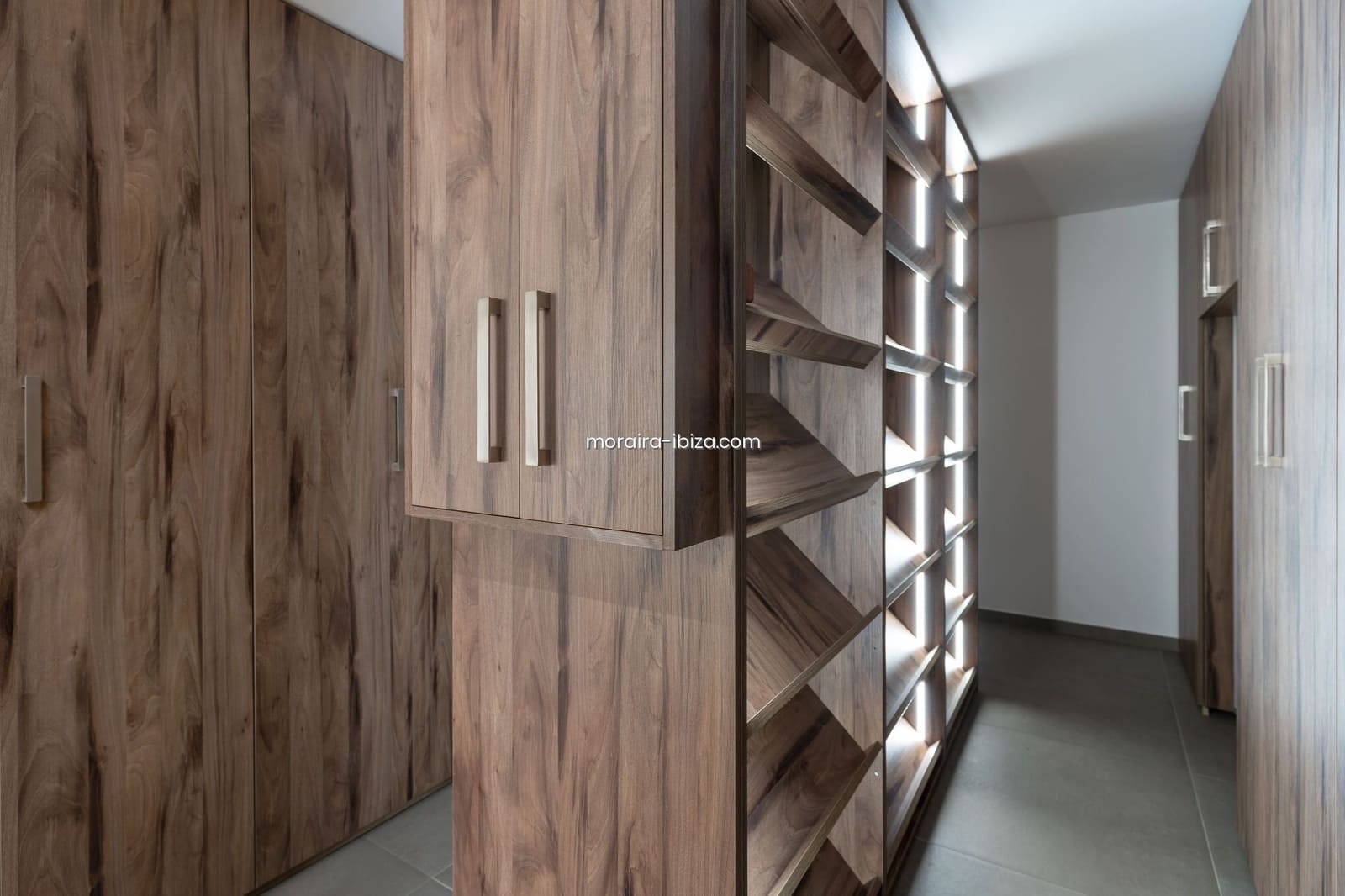 6 makuuhuone Huvila myytävänä paikassa Cumbre del Sol mukana uima-altaan 
autotalli - 4 800 000 € (Ref: 8531650)