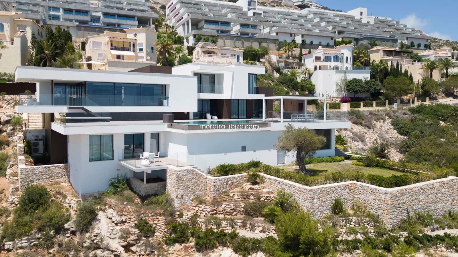 6 makuuhuone Huvila myytävänä paikassa Cumbre del Sol mukana uima-altaan 
autotalli - 4 800 000 € (Ref: 8531650)