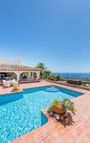 4 bedroom Villa for sale in Moraira, Teulada-Moraira with pool garage - € 2,900,000 (Ref: 8531651)