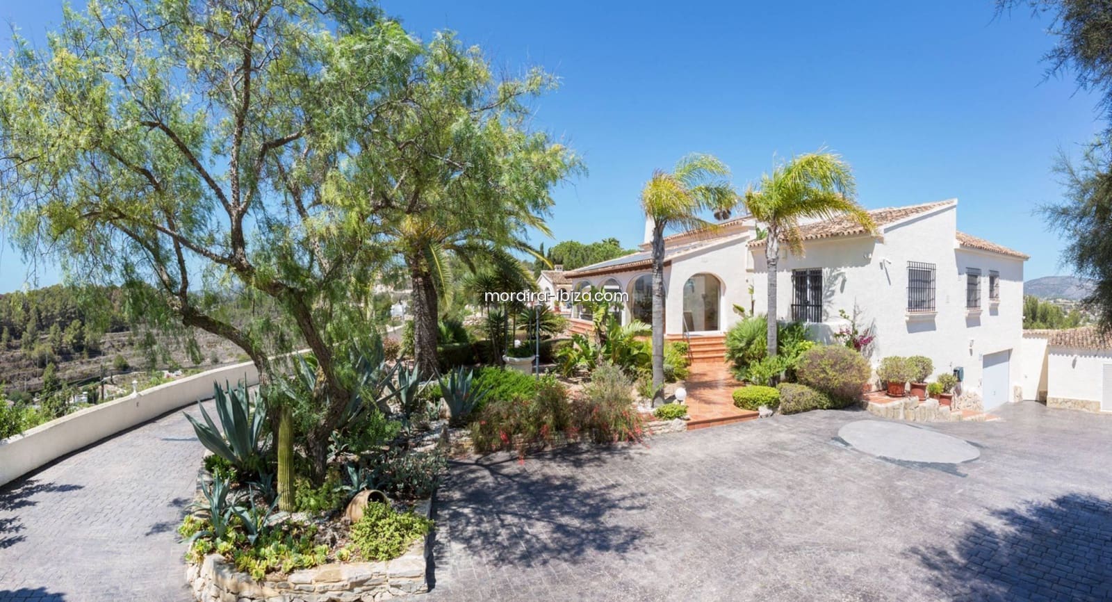 4 bedroom Villa for sale in Moraira with pool garage - € 2,900,000 (Ref: 8531651)