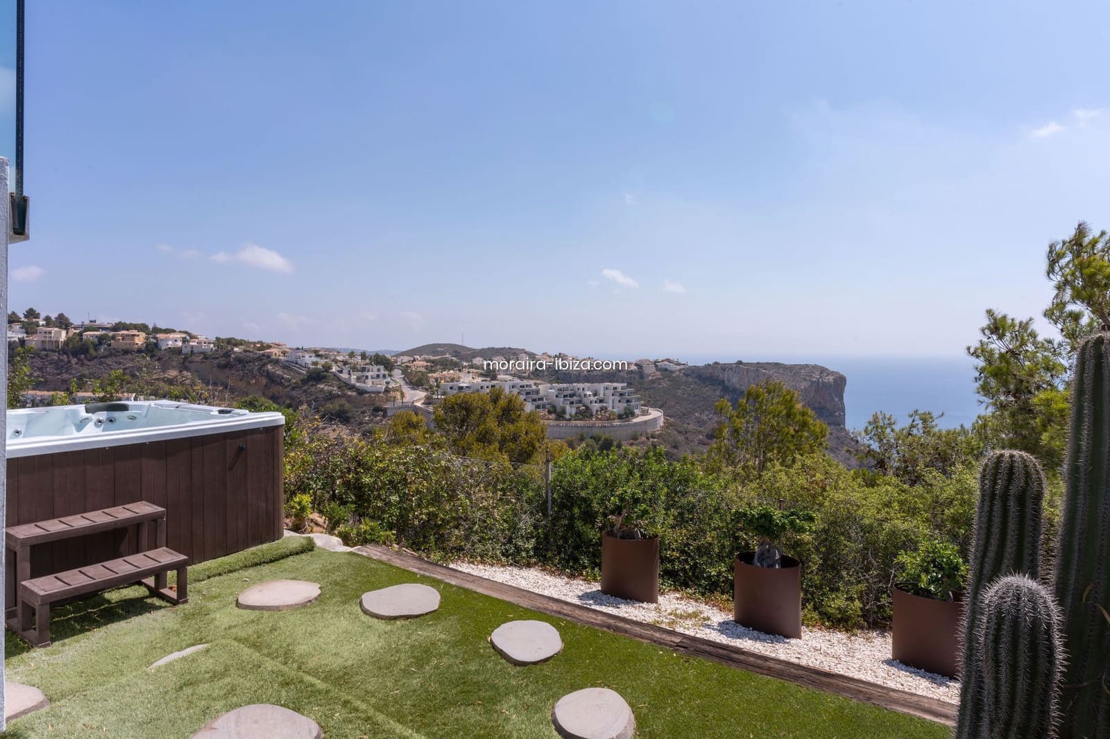 3 slaapkamer Villa te koop in Cumbre del Sol met zwembad garage - € 1.200.000 (Ref: 8533680)