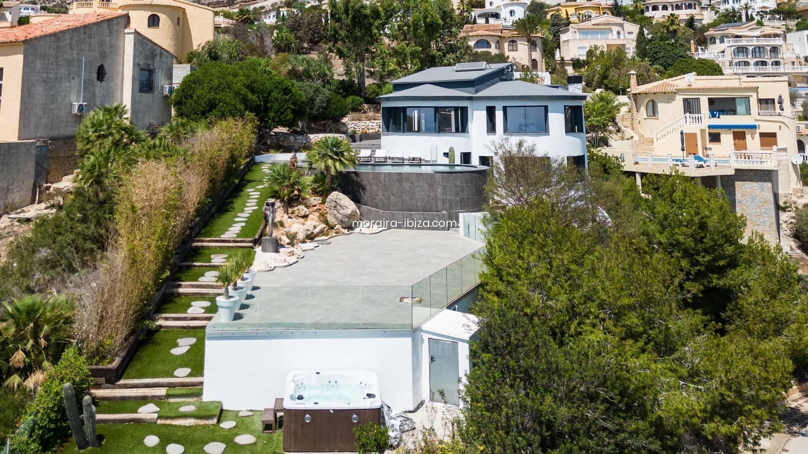 3 slaapkamer Villa te koop in Cumbre del Sol met zwembad garage - € 1.200.000 (Ref: 8533680)