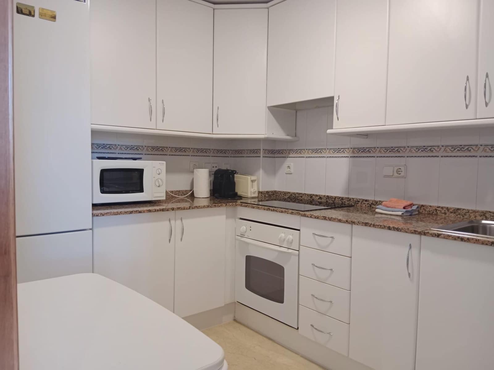 2 soverom Leilighet til leie i Albir med svømmebasseng - € 1 600 (Ref: 10004165)