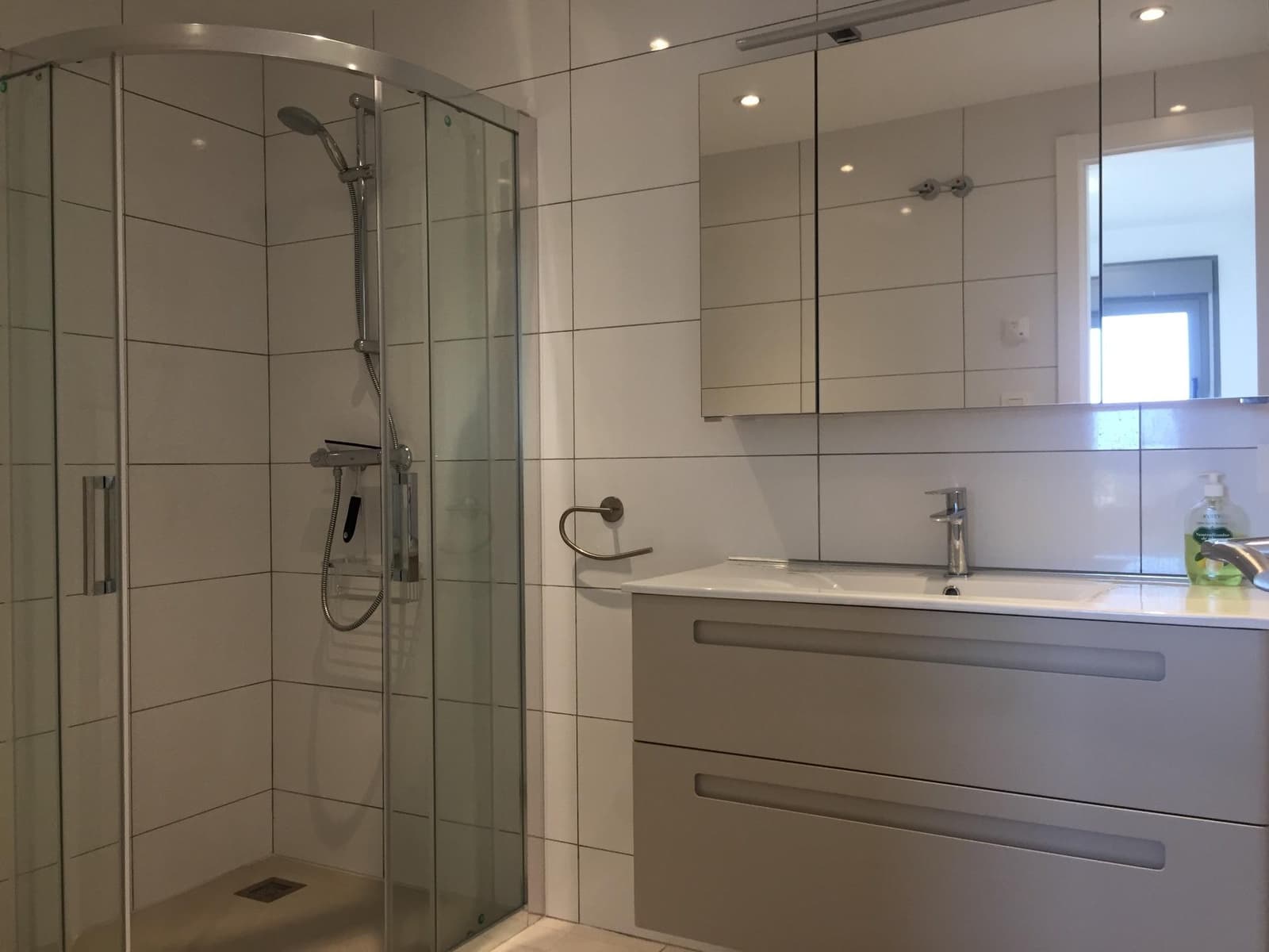 3 slaapkamer Strandappartement te koop in Albir met zwembad garage - € 524.900 (Ref: 10047320)