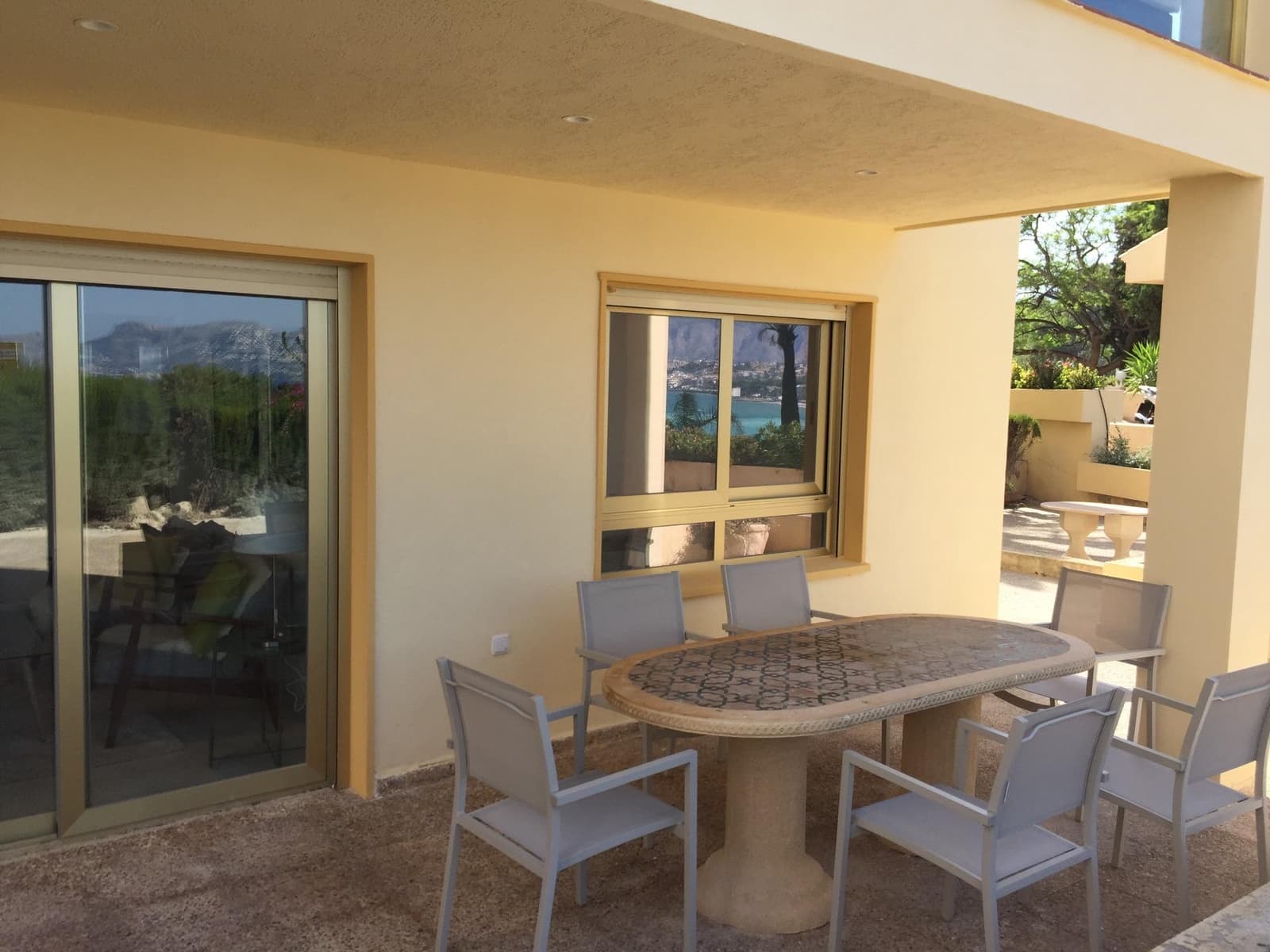 3 slaapkamer Strandappartement te koop in Albir met zwembad garage - € 524.900 (Ref: 10047320)