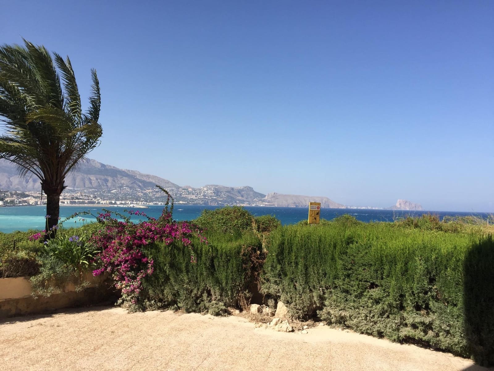 3 slaapkamer Strandappartement te koop in Albir met zwembad garage - € 524.900 (Ref: 10047320)