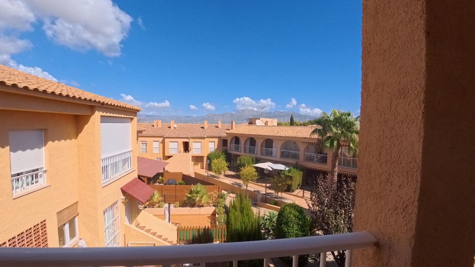 2 Zimmer Reihenhaus zu verkaufen in Albir mit Pool Garage - 355.000 € (Ref: 10067930)