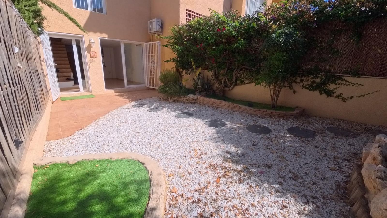 2 Zimmer Reihenhaus zu verkaufen in Albir mit Pool Garage - 355.000 € (Ref: 10067930)