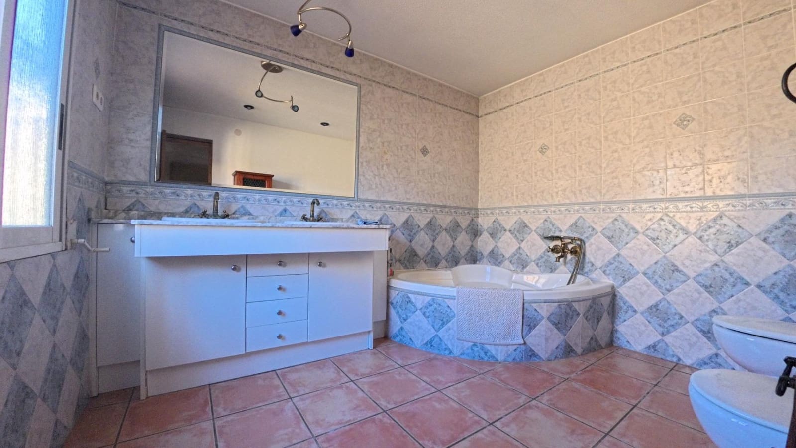 5 Zimmer Villa zu verkaufen in Albir mit Pool Garage - 635.000 € (Ref: 10094632)