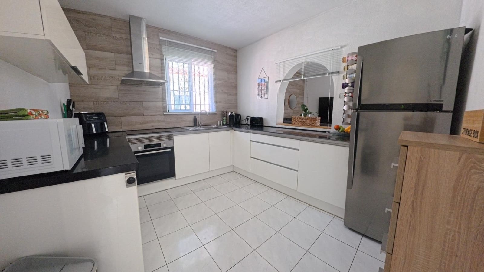 4 sypialnia Willa na sprzedaż w Alfaz del Pi / L'Alfas del Pi z basenem garażem - 525 000 € (Ref: 10131987)