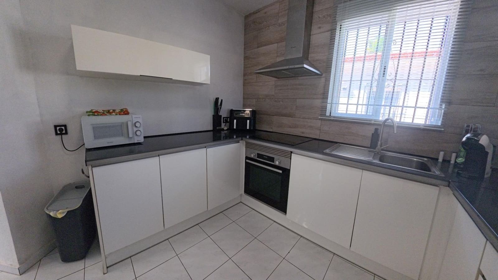 4 sypialnia Willa na sprzedaż w Alfaz del Pi / L'Alfas del Pi z basenem garażem - 525 000 € (Ref: 10131987)