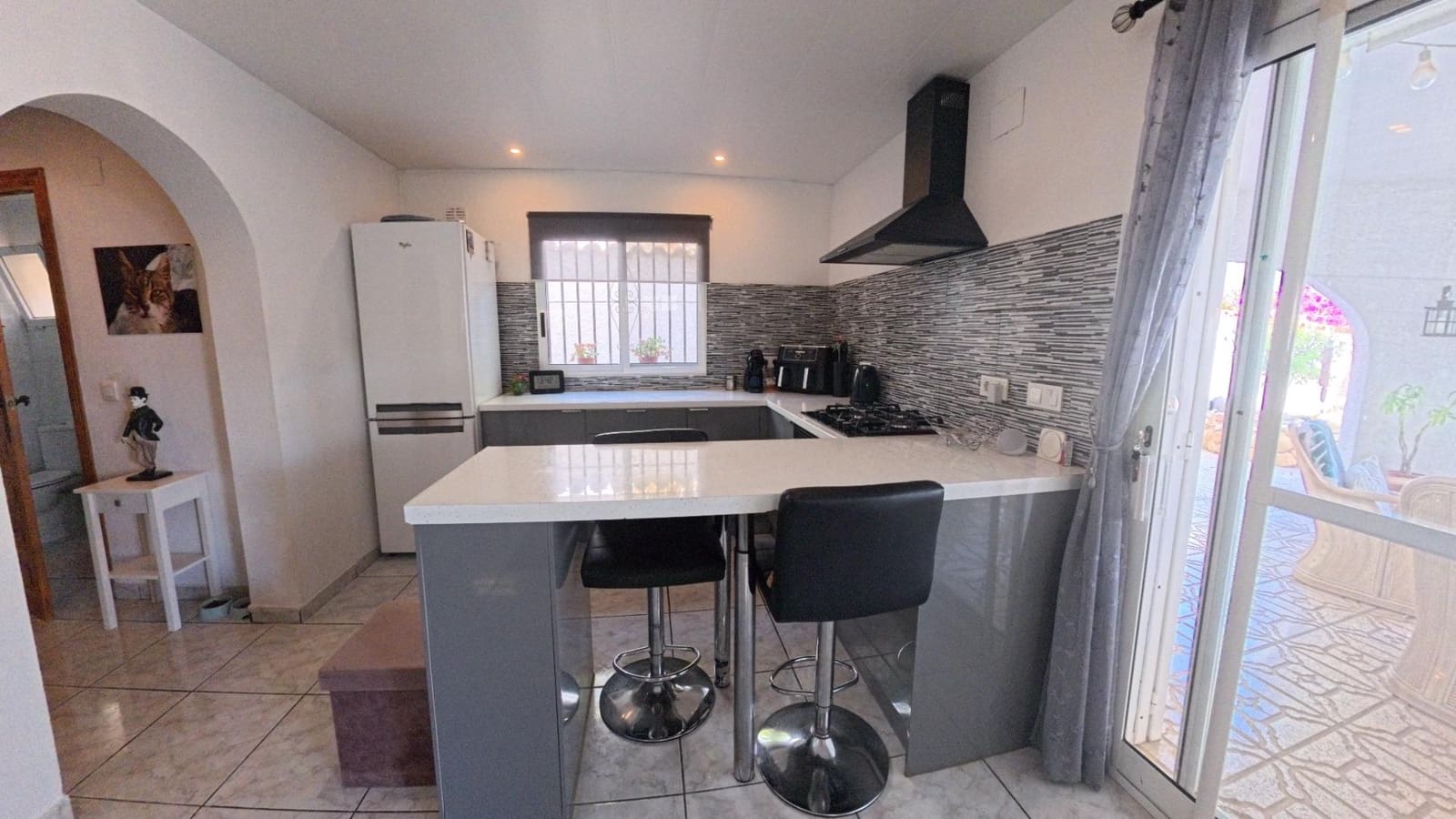 4 sypialnia Willa na sprzedaż w Alfaz del Pi / L'Alfas del Pi z basenem garażem - 525 000 € (Ref: 10131987)