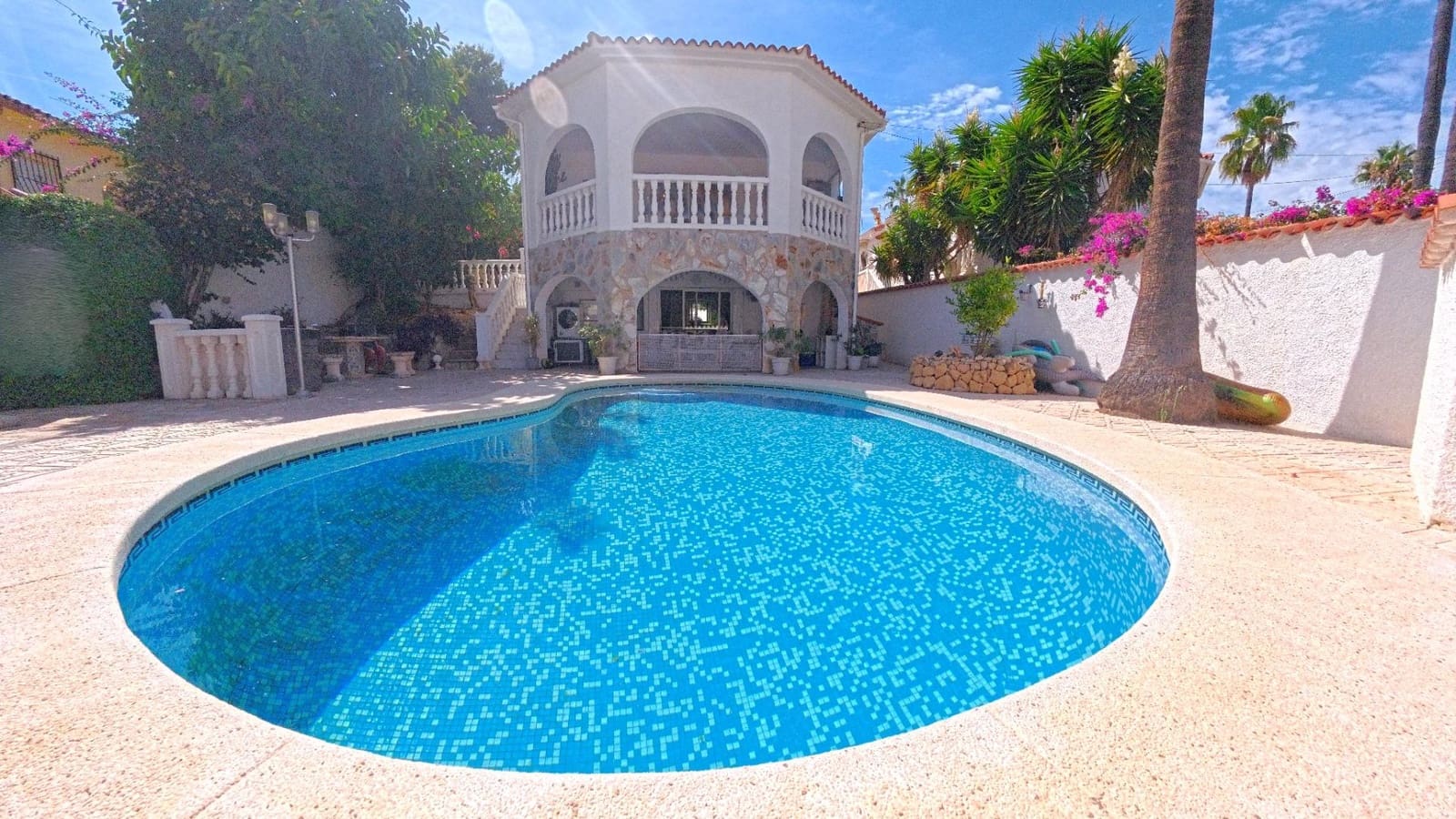 4 sypialnia Willa na sprzedaż w Alfaz del Pi / L'Alfas del Pi z basenem garażem - 525 000 € (Ref: 10131987)