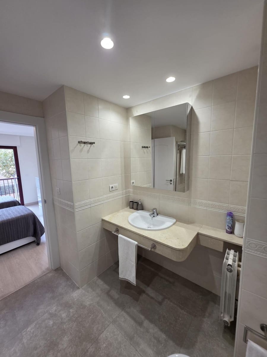 2 bedroom Apartment for rent in Albir with pool garage - € 1,650 (Ref: 10139724)