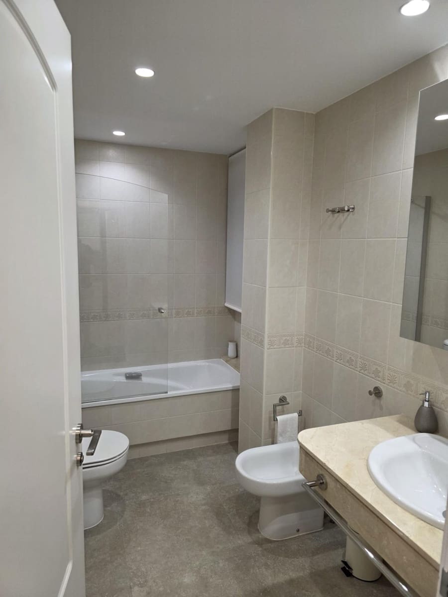 2 bedroom Apartment for rent in Albir with pool garage - € 1,650 (Ref: 10139724)