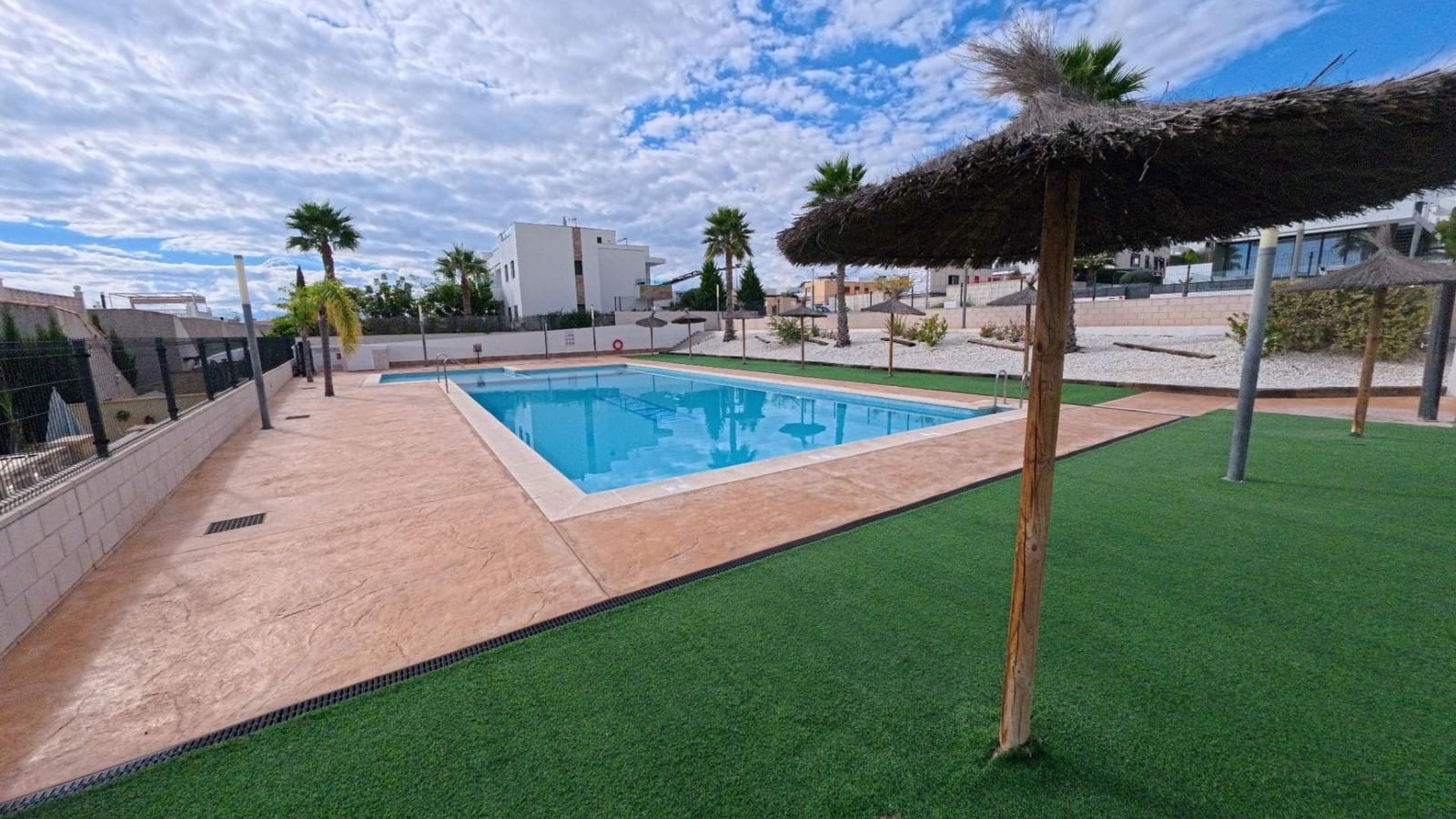 3 soveværelse Lejlighed til salg i Polop med swimmingpool garage - € 349.000 (Ref: 10168732)