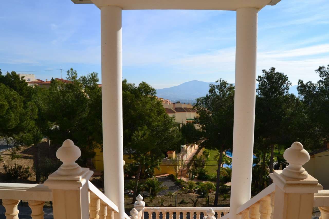 4 Zimmer Villa zu verkaufen in La Nucia mit Garage - 579.000 € (Ref: 8059410)