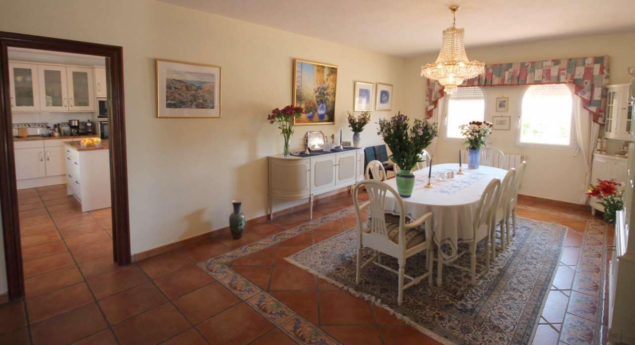 Chalet de 8 habitaciones en Alfaz del Pi / L'Alfàs del Pi en venta con piscina garaje - 1.750.000 € (Ref: 8059421)