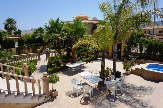12 Zimmer Villa zu verkaufen in Alfaz del Pi / L'Alfàs del Pi mit Pool Garage - 1.300.000 € (Ref: 8059425)