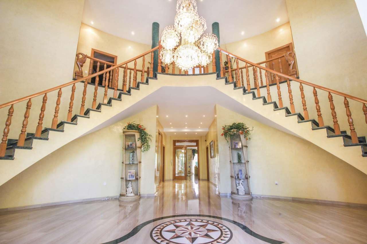 5 soverom Villa til salgs i Benidorm med svømmebasseng garasje - € 1 250 000 (Ref: 8059432)