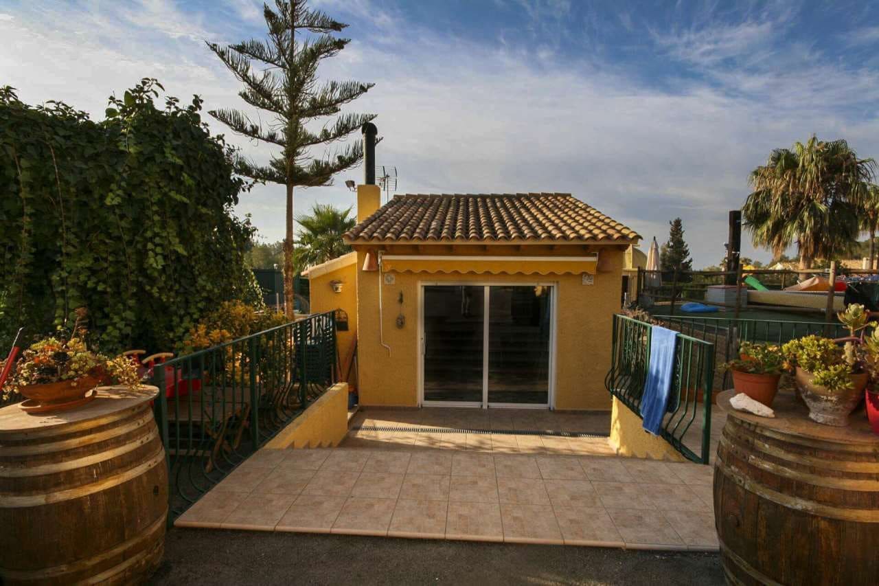 2 bedroom Villa for sale in La Nucia with pool garage - € 639,000 (Ref: 8059439)