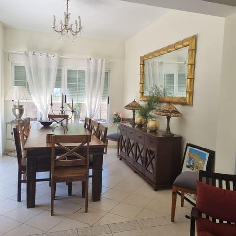 Chalet de 4 habitaciones en Polop en alquiler con piscina garaje - 3.000 € (Ref: 8059458)