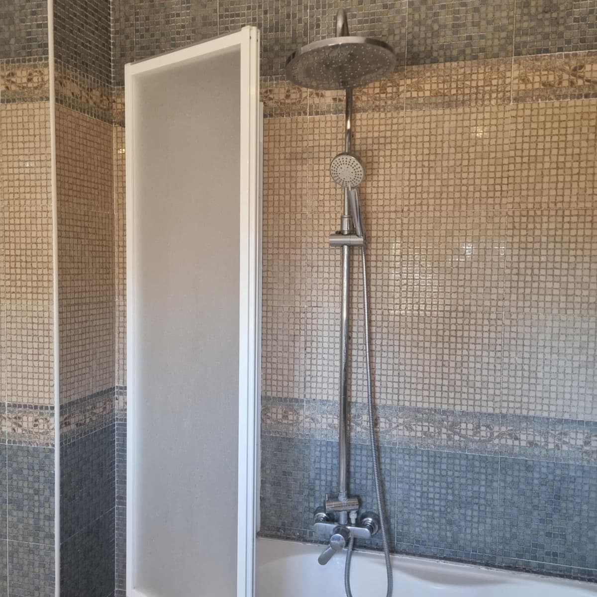 Chalet de 4 habitaciones en Polop en alquiler con piscina garaje - 3.000 € (Ref: 8059458)