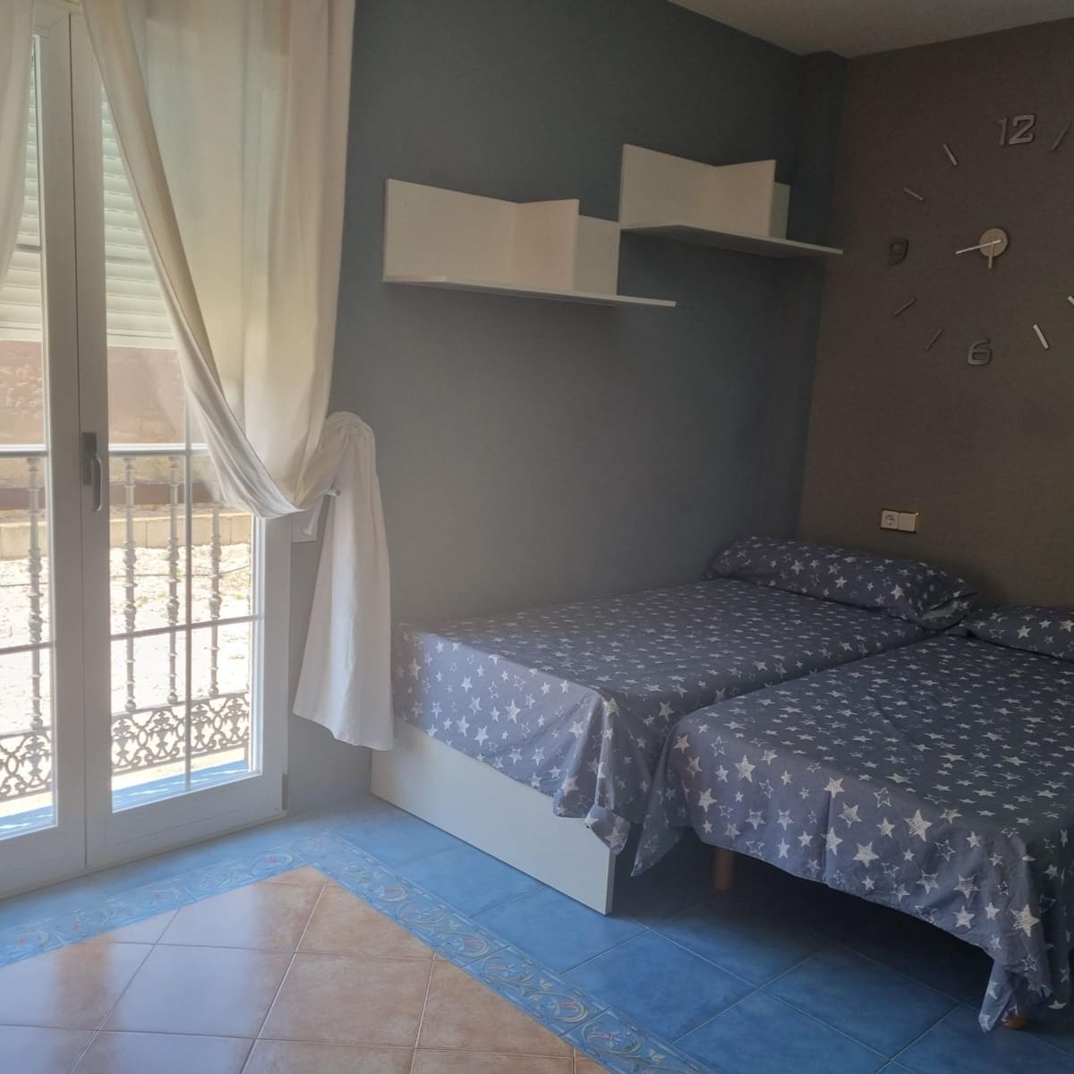 Chalet de 4 habitaciones en Polop en alquiler con piscina garaje - 3.000 € (Ref: 8059458)